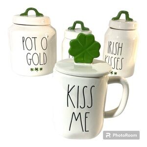 Rae Dunn KISS ME coffee mug with lucky charm toper